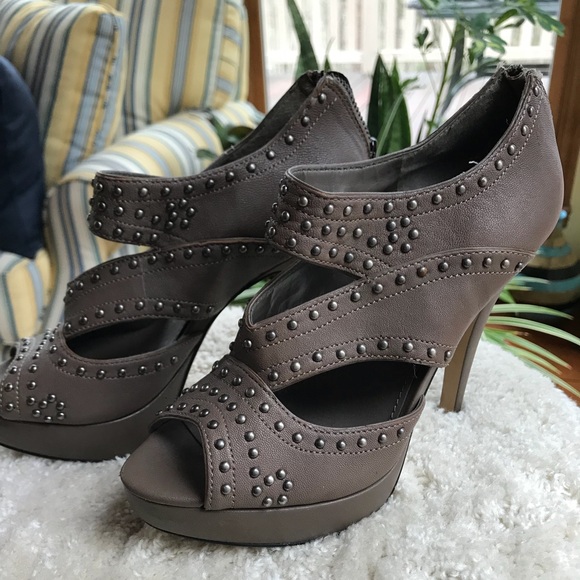Vince Camuto studded heels. - Picture 4 of 4